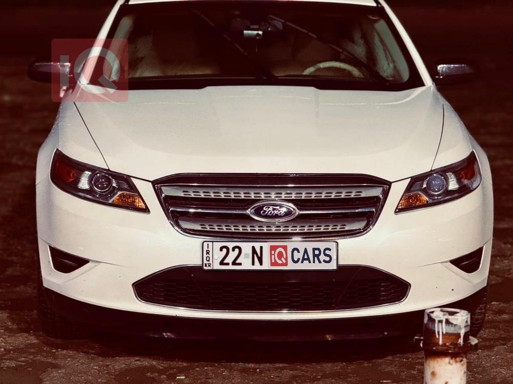 Ford Taurus